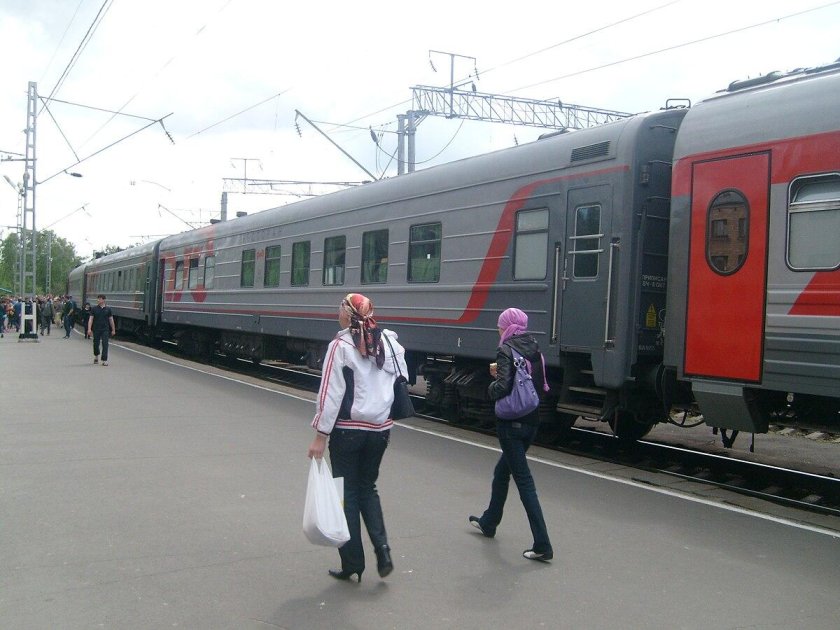 Фирменный Арктика поезд Москва Санкт-Петербург