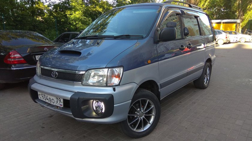 Toyota Lite Ace Noah