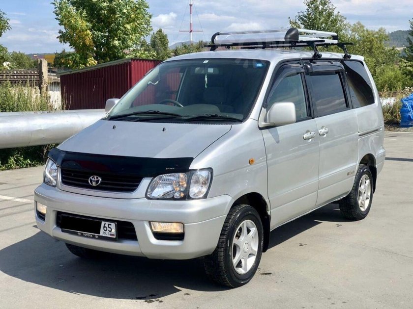 Toyota Town Ace Noah 2000