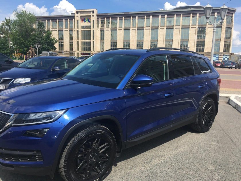 Шкода Кодиак синий