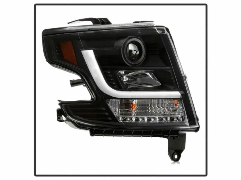 Задние фары Шевроле Тахо 2019