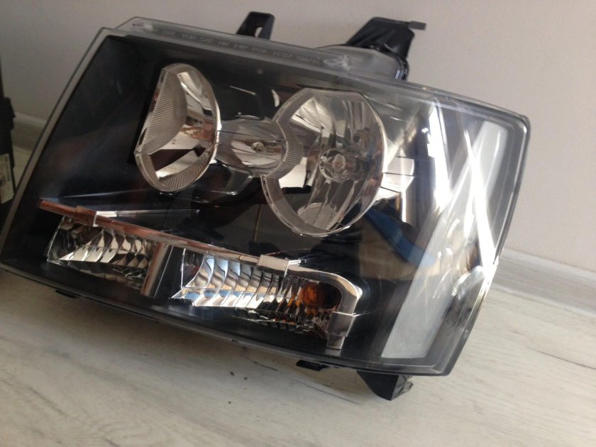 Фары Chevrolet Tahoe gmt900