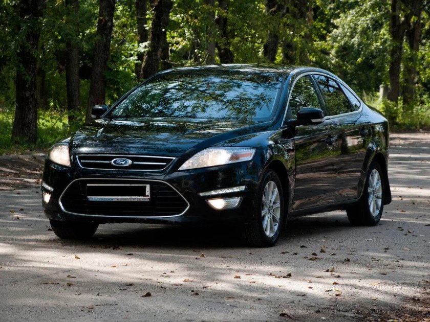 Ford Mondeo 2011 черный