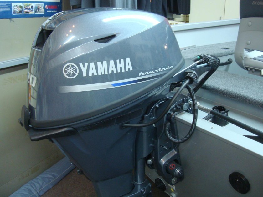 Лодочный мотор yamaha