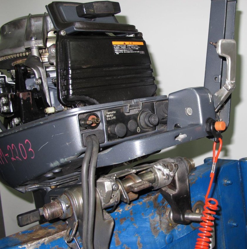 Ямаха 30 DWH 3 цилиндра