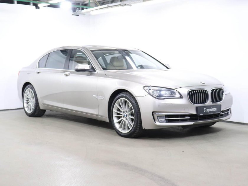 БМВ 520д х драйв белого цвета