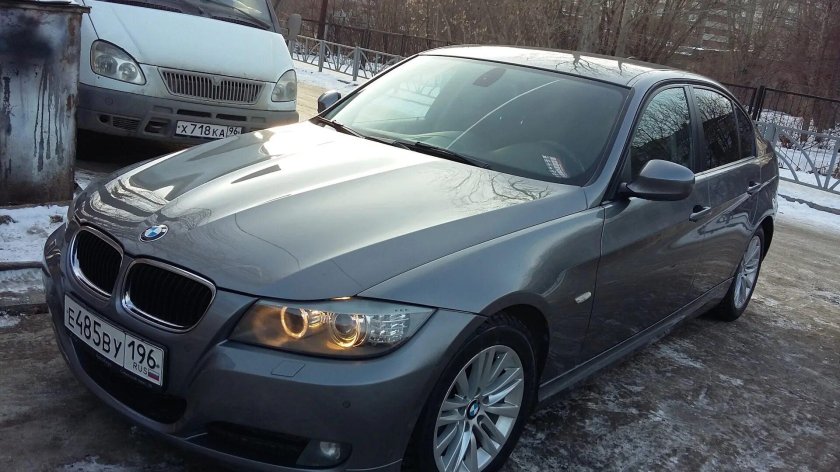 БМВ 320i 2011