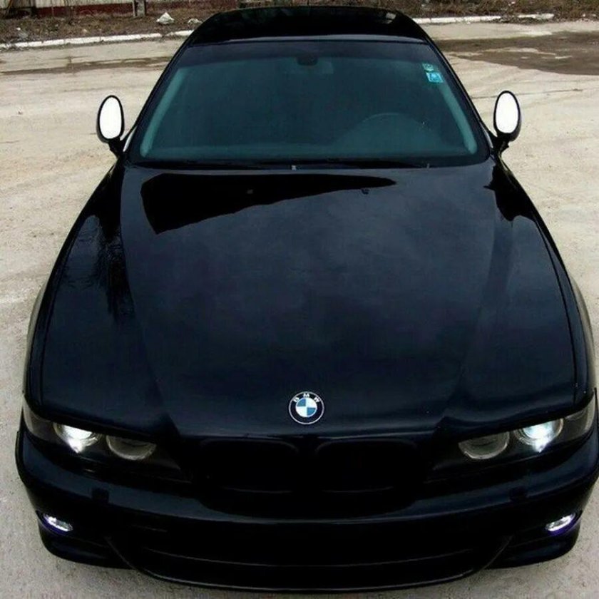 БМВ е39 черная