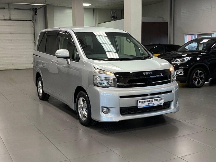 Toyota noah 2001 2007