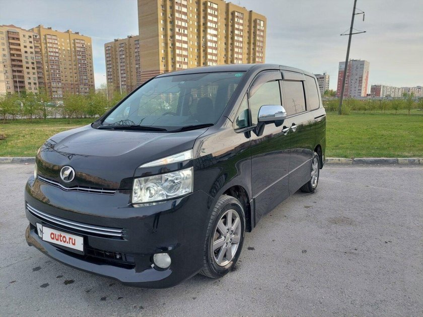 Тойота вокси 2010