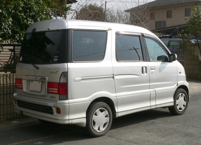 Daihatsu atrai 7
