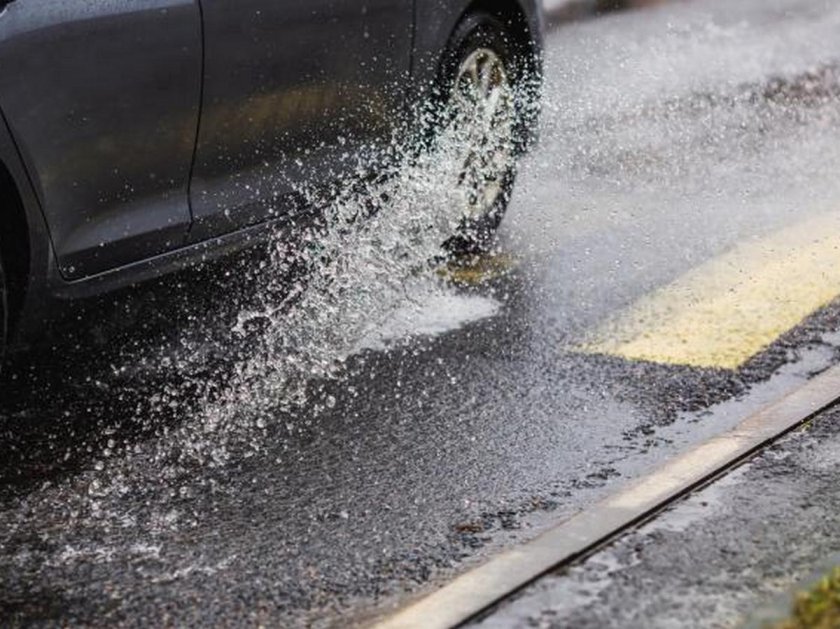 Мокрая дорога