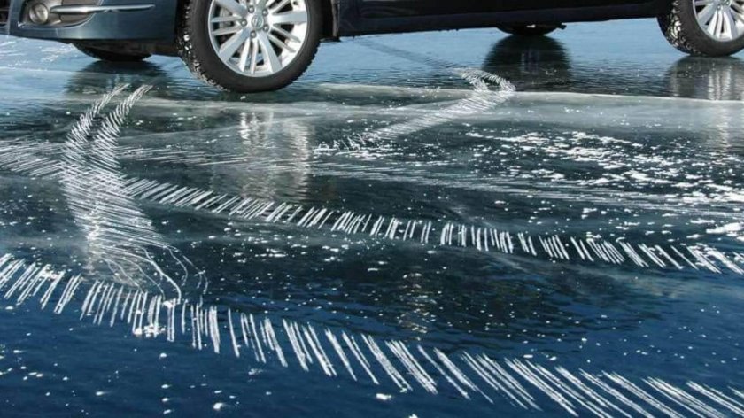 Наледь на дороге