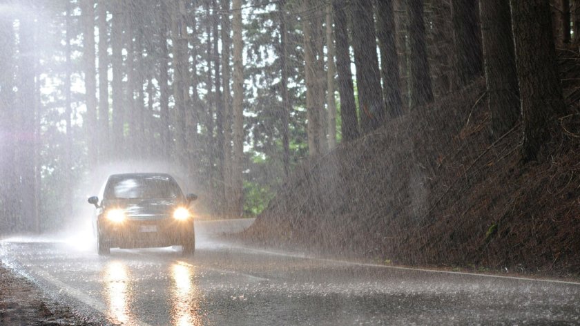 Дождь машина