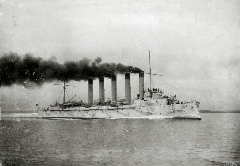 Варяг бронепалубный крейсер