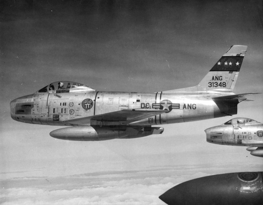 Истребитель Сейбр f-86