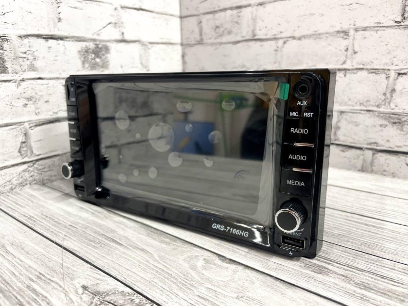 Магнитола с двумя крутилками