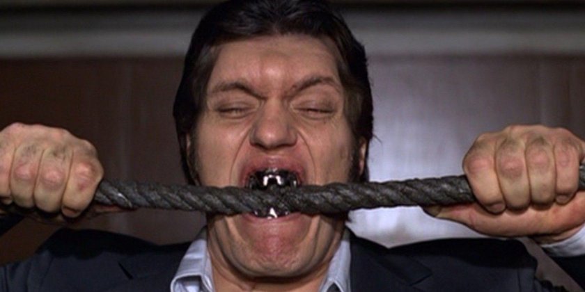 Злодей челюсти Джеймс Бонд