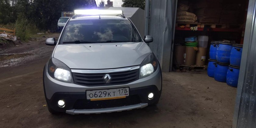 Светодиодная балка на Рено Логан 1