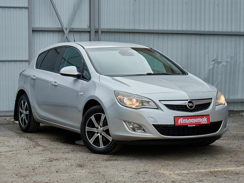 Opel astra 2010