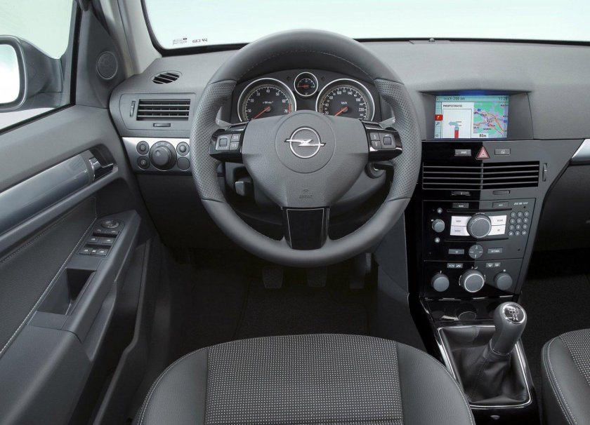 Opel Astra h 2005 салон