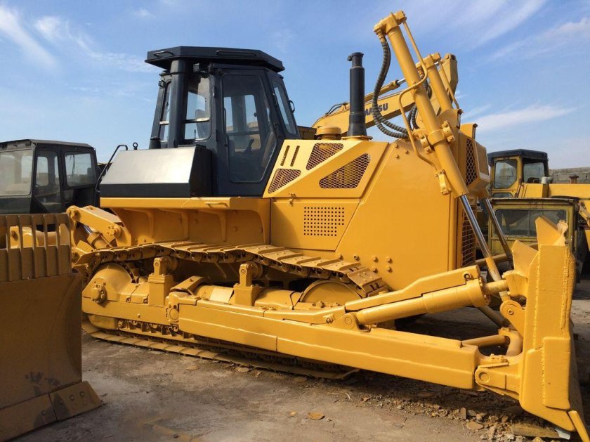 Komatsu 155 бульдозер