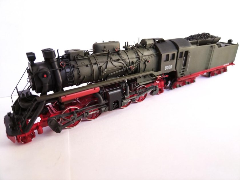 Теплопаровоз 8000