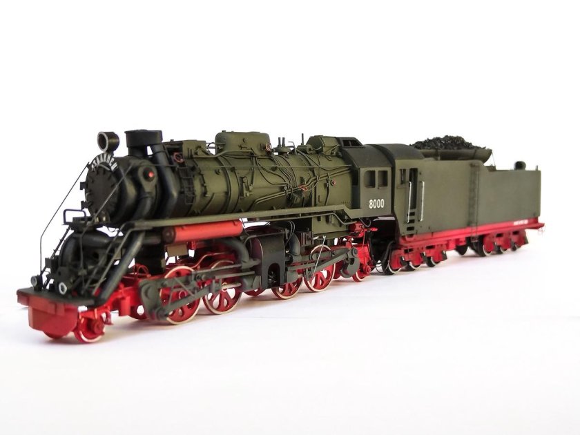 Теплопаровоз 8000