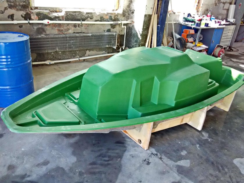 Лодка Джейн 450 из стеклопластика