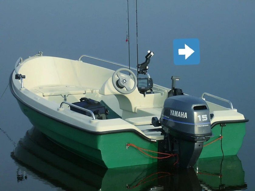 Лодка под мотор 9.9 стеклопластик