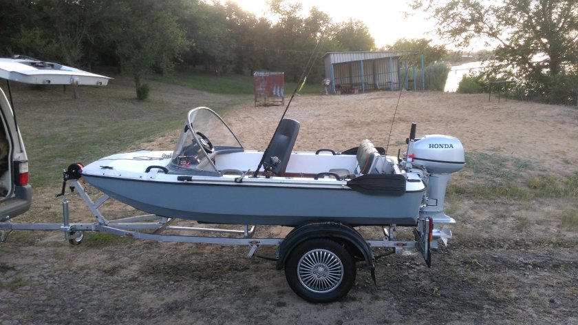 Лодка Антал Кайман 350