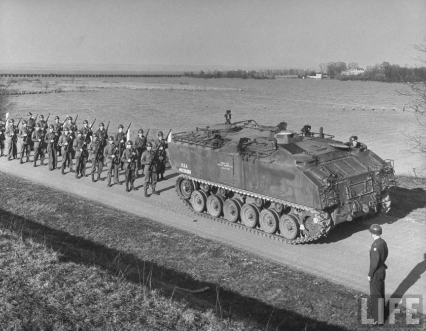 M44 бронетранспортёр