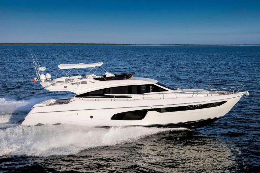Моторная яхта Ferretti