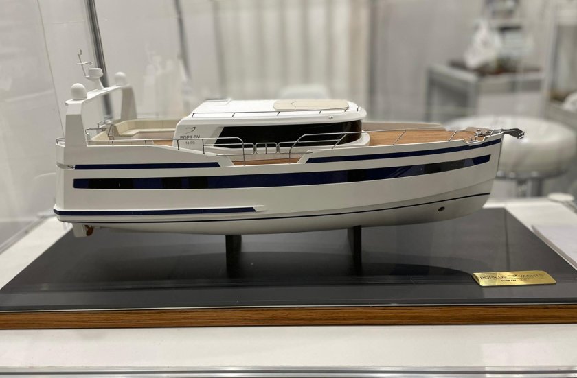 Стальная яхта Попилов