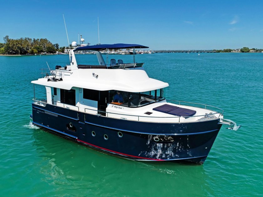 Яхта Beneteau 50