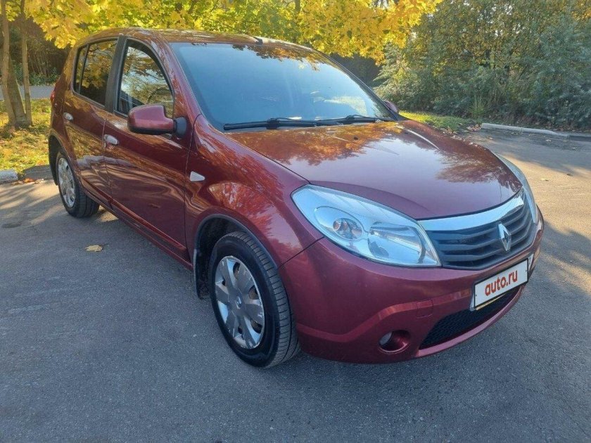 Рено сандеро 2011