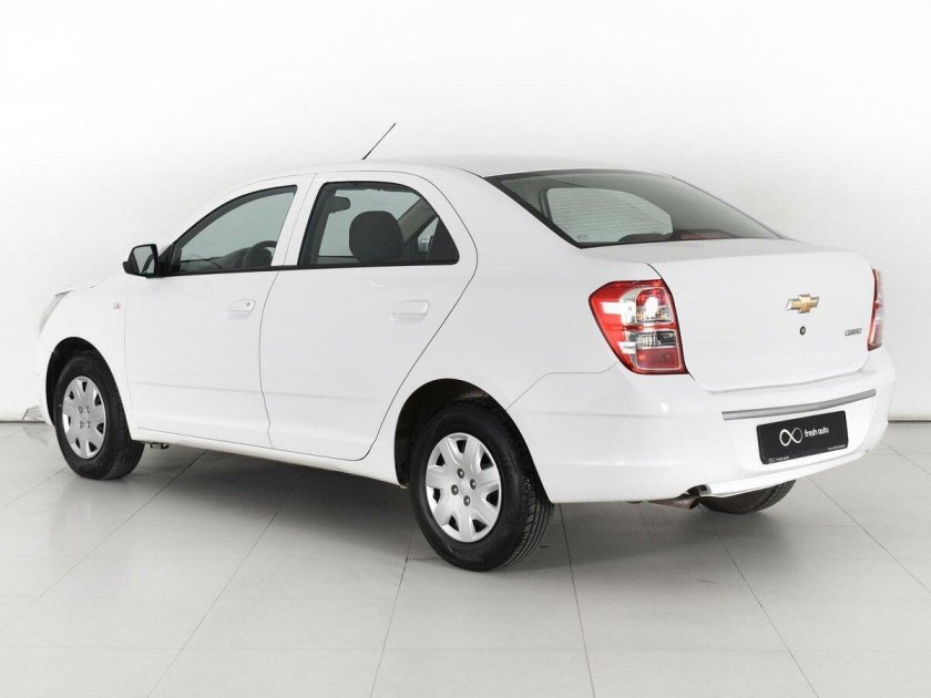 Chevrolet Cobalt белый
