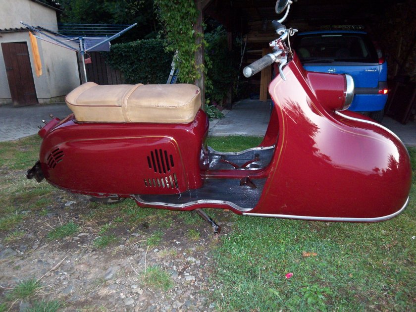 Goggo-Roller та200