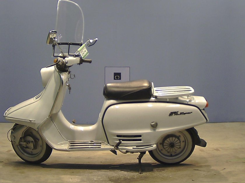 Веспа мотороллер