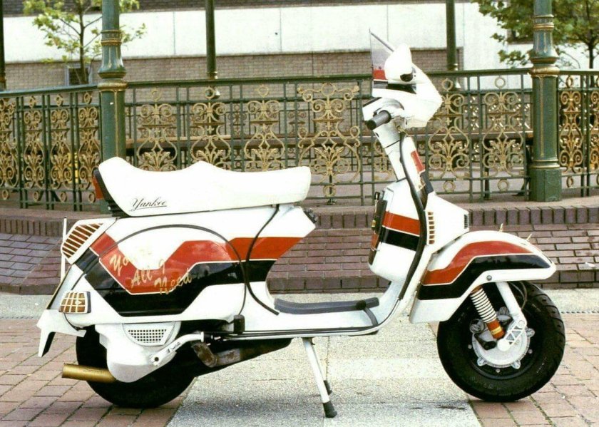 Скутер Хонда ретро