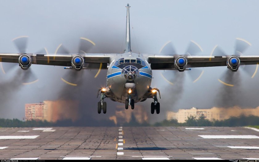 Ан12 самолет