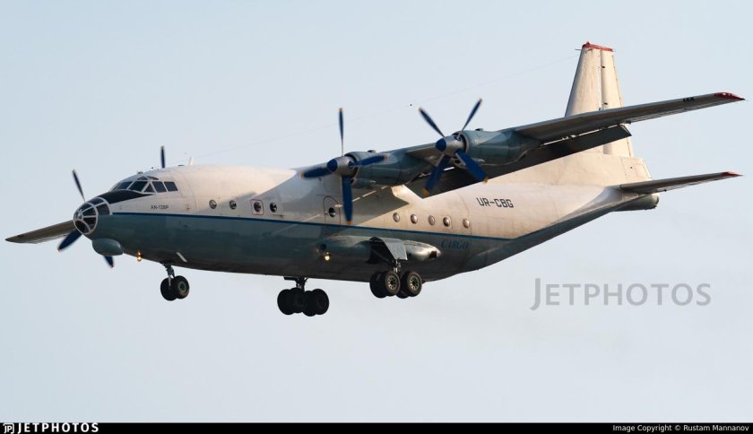 АН 12 грузовой самолет