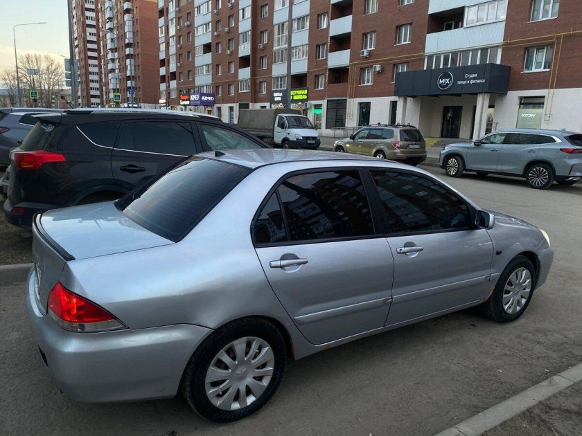 Мицубиси лансер 2005г