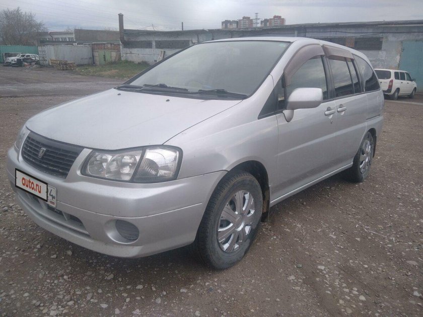 Ниссан Либерти 1999