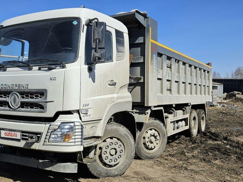 Самосвал донг фенг
