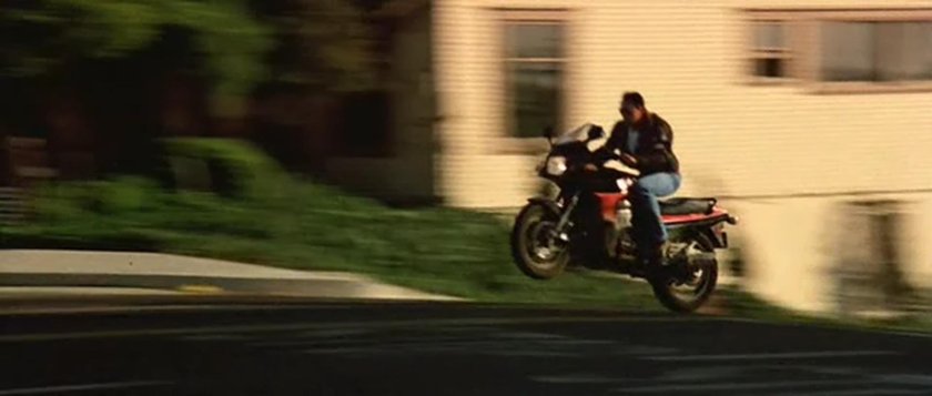 Kawasaki GPZ 900 Tom Cruise