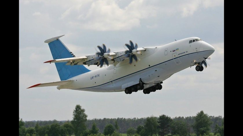 АН-70 военно-транспортный самолёт