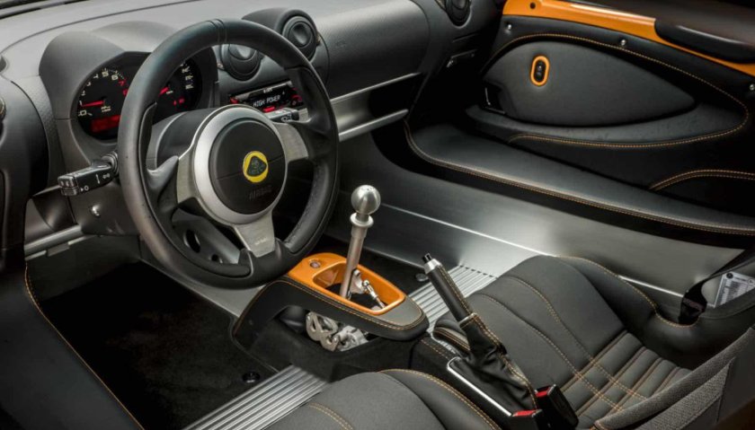 Lotus exige 2020 салон