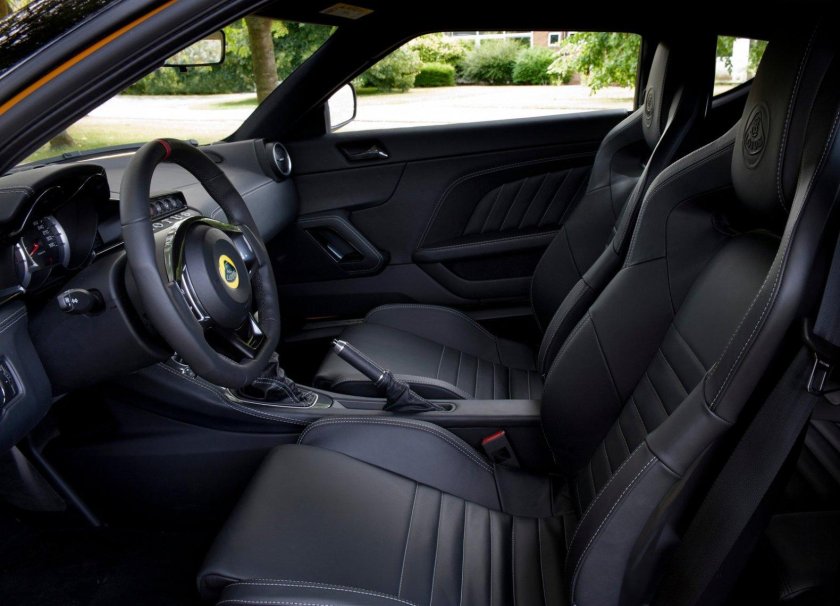 Lotus Evora салон
