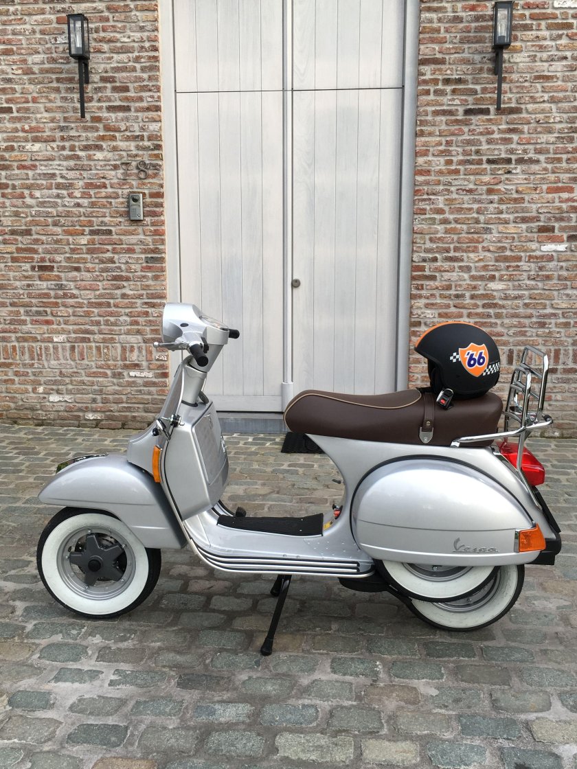 Мотороллер итальянский веспа